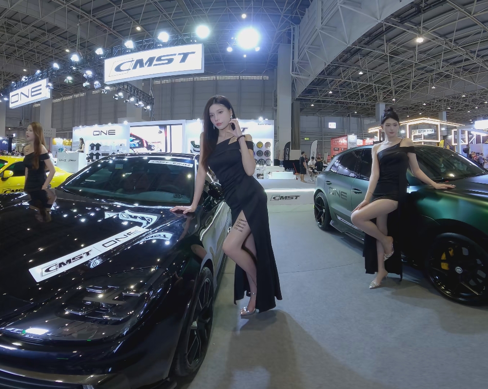 Car show model shooting footage 车展模特拍摄